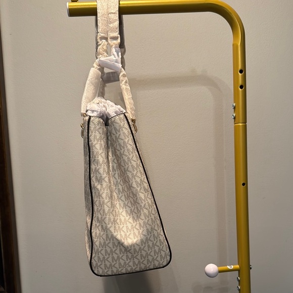 Michael Kors Ellis Cream Tote with Signature Monogram NWT - Picture 6 of 17